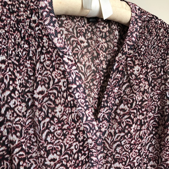 SALE ☘️ BANANA REPUBLIC Sheer Smocked V-Neck Tunic Top - Picture 7 of 12